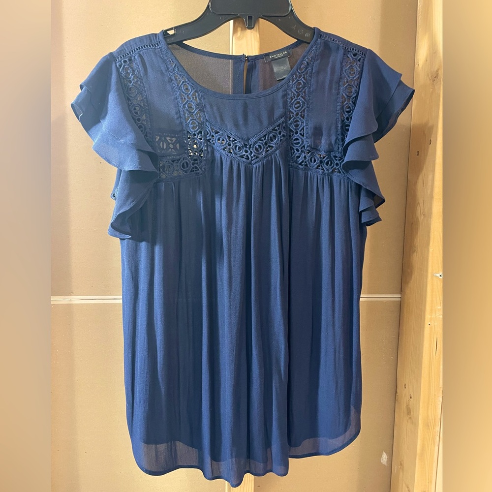 Woman’s Ann Taylor Top